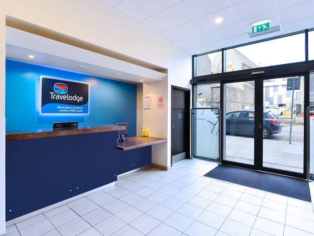 Travelodge Aberdeen Central Justice Mill Интериор снимка