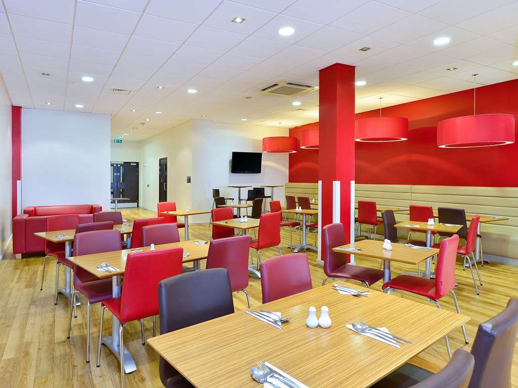 Travelodge Aberdeen Central Justice Mill Ресторант снимка